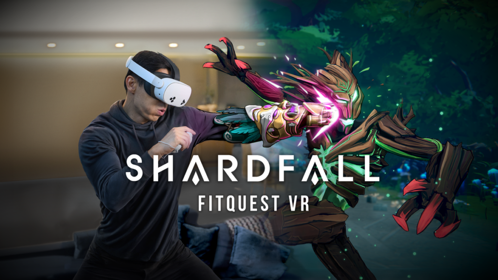 Игрок с гарнитурой VR сражается с виртуальным врагом в Shardfall: FitQuest VR.